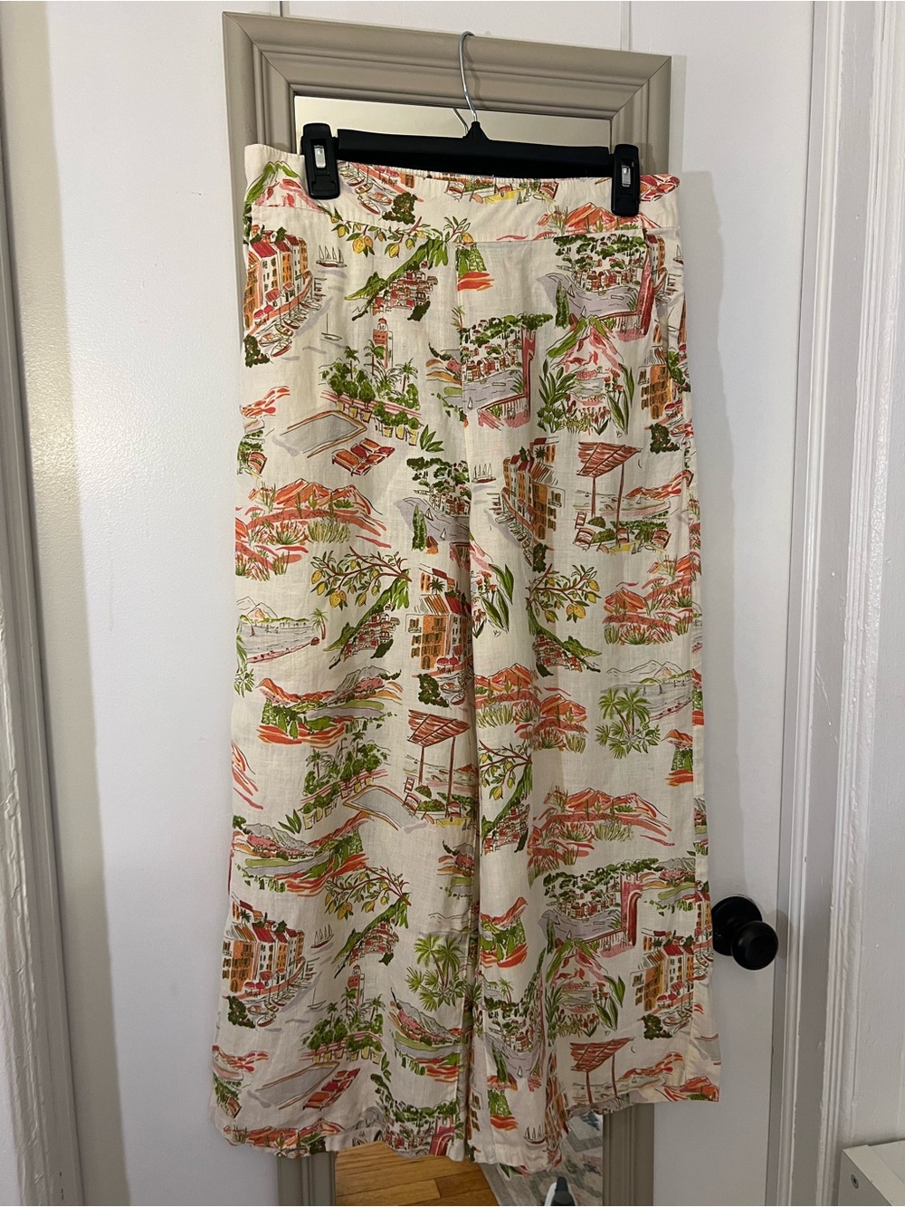 Cynthia Rowley Cream Wide-Leg Pants with Green & Orange Scenic Print